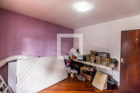 Casa de condomínio à venda com 275m², 4 quartos e 2 vagas Casa de condomínio à venda com 275m², 4 quartos e 2 vagasQuarto 3