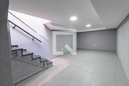 Casa à venda com 220m², 3 quartos e 5 vagasPorão