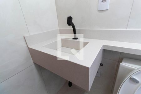 Casa à venda com 220m², 3 quartos e 5 vagasBanheiro da Suíte 1