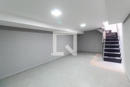 Casa à venda com 220m², 3 quartos e 5 vagasPorão