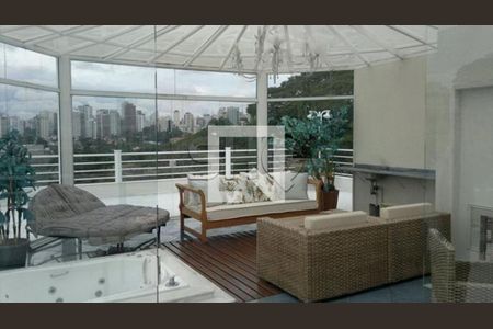 Casa à venda com 4 quartos, 604m² em Pacaembu, São Paulo