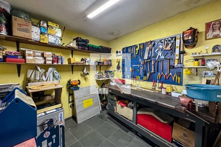 Casa à venda com 150m², 4 quartos e 4 vagas Casa à venda com 150m², 4 quartos e 4 vagasÁrea de serviços