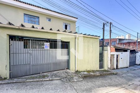 Casa à venda com 150m², 4 quartos e 4 vagas Casa à venda com 150m², 4 quartos e 4 vagasFachada
