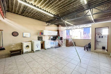 Casa à venda com 150m², 4 quartos e 4 vagas Casa à venda com 150m², 4 quartos e 4 vagasÁrea de serviço