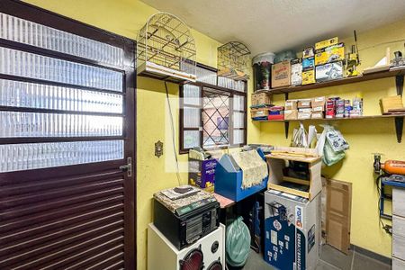 Casa à venda com 150m², 4 quartos e 4 vagas Casa à venda com 150m², 4 quartos e 4 vagasÁrea de serviços