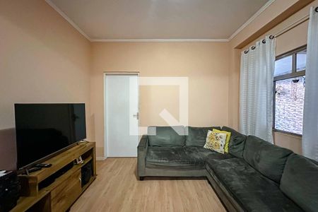 Casa à venda com 150m², 4 quartos e 4 vagas Casa à venda com 150m², 4 quartos e 4 vagasSala