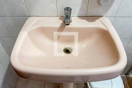 Casa à venda com 150m², 4 quartos e 4 vagas Casa à venda com 150m², 4 quartos e 4 vagasBanheiro