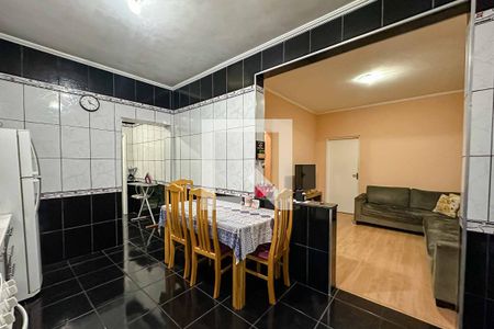 Casa à venda com 150m², 4 quartos e 4 vagas Casa à venda com 150m², 4 quartos e 4 vagasCozinha