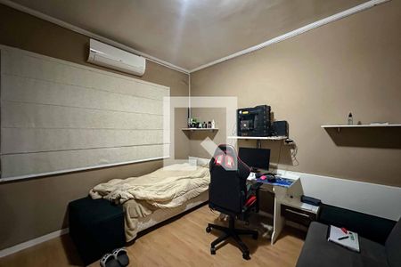 Casa à venda com 150m², 4 quartos e 4 vagas Casa à venda com 150m², 4 quartos e 4 vagasQuarto