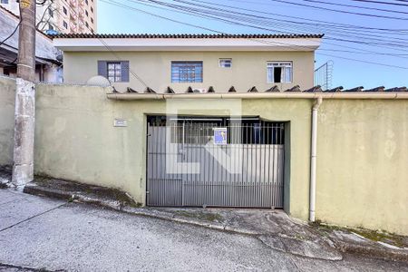 Casa à venda com 150m², 4 quartos e 4 vagas Casa à venda com 150m², 4 quartos e 4 vagasFachada