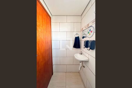 Casa à venda com 150m², 4 quartos e 4 vagas Casa à venda com 150m², 4 quartos e 4 vagasBanheiro