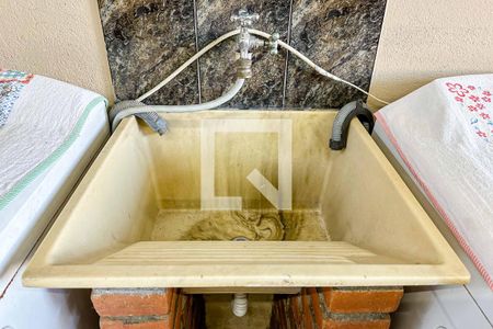 Casa à venda com 150m², 4 quartos e 4 vagas Casa à venda com 150m², 4 quartos e 4 vagasÁrea de serviço