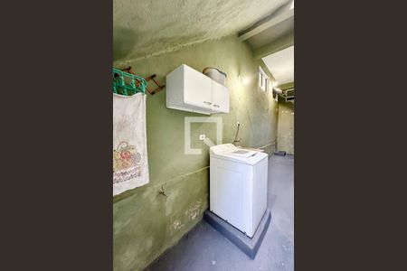 Casa à venda com 150m², 4 quartos e 4 vagas Casa à venda com 150m², 4 quartos e 4 vagasÁrea de serviço