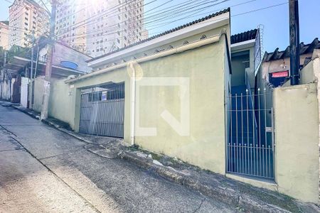Casa à venda com 150m², 4 quartos e 4 vagas Casa à venda com 150m², 4 quartos e 4 vagasFachada