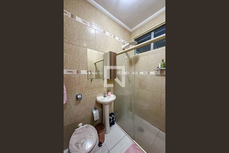 Casa à venda com 150m², 4 quartos e 4 vagas Casa à venda com 150m², 4 quartos e 4 vagasBanheiro