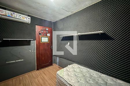 Casa à venda com 150m², 4 quartos e 4 vagas Casa à venda com 150m², 4 quartos e 4 vagasQuarto