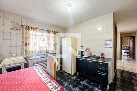 Casa à venda com 150m², 4 quartos e 4 vagas Casa à venda com 150m², 4 quartos e 4 vagasQuarto