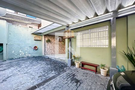 Casa à venda com 150m², 4 quartos e 4 vagas Casa à venda com 150m², 4 quartos e 4 vagasÁrea externa