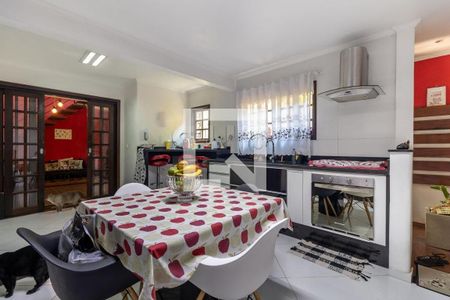 Casa à venda com 230m², 3 quartos e 2 vagas