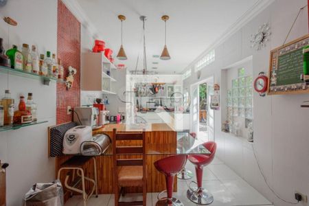 Casa à venda com 7 quartos, 300m² em Pompeia, São Paulo
