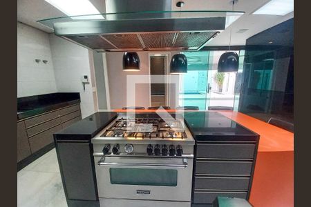 Casa à venda com 545m², 4 quartos e 6 vagasCozinha