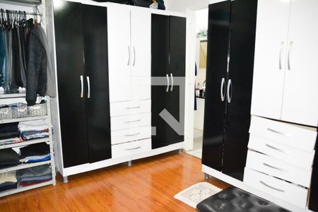 Casa à venda com 300m², 3 quartos e 4 vagas Casa à venda com 300m², 3 quartos e 4 vagasQuarto 2