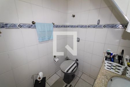 Casa à venda com 200m², 4 quartos e 1 vaga Casa à venda com 200m², 4 quartos e 1 vagaBanheiro 2