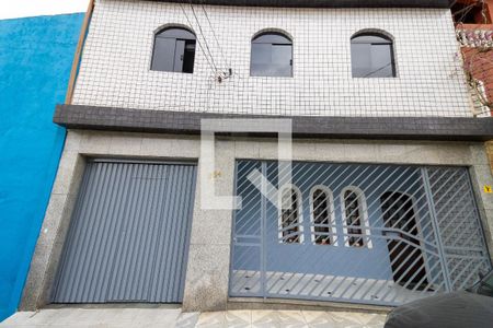 Casa à venda com 200m², 4 quartos e 1 vaga Casa à venda com 200m², 4 quartos e 1 vagaFachada