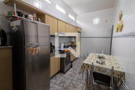 Casa à venda com 200m², 4 quartos e 1 vaga Casa à venda com 200m², 4 quartos e 1 vagaCozinha