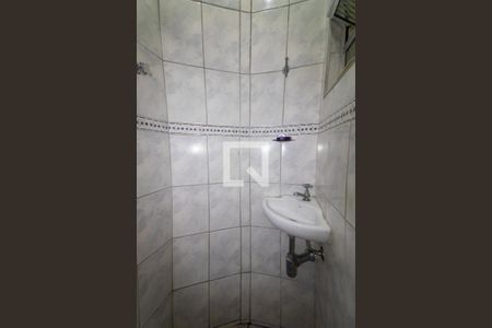 Casa à venda com 200m², 4 quartos e 1 vaga Casa à venda com 200m², 4 quartos e 1 vagaBanheiro 1