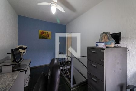 Casa à venda com 200m², 4 quartos e 1 vaga Casa à venda com 200m², 4 quartos e 1 vagaEscritório