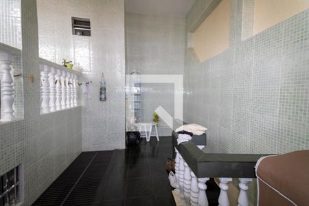 Casa à venda com 200m², 4 quartos e 1 vaga Casa à venda com 200m², 4 quartos e 1 vagaVaranda