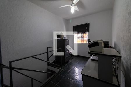 Casa à venda com 200m², 4 quartos e 1 vaga Casa à venda com 200m², 4 quartos e 1 vagaEscritório