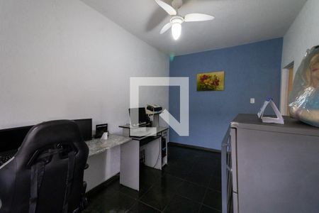 Casa à venda com 200m², 4 quartos e 1 vaga Casa à venda com 200m², 4 quartos e 1 vagaEscritório