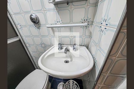 Banheiro de apartamento para alugar com 1 quarto, 96m² em Ponta da Praia, Santos