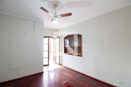Suíte de casa à venda com 4 quartos, 255m² em Vila Augusta, Guarulhos