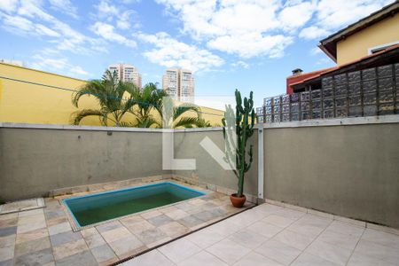 Casa à venda com 139m², 4 quartos e 2 vagasQuintal