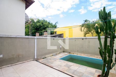 Casa à venda com 139m², 4 quartos e 2 vagasQuintal