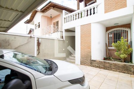 Casa à venda com 139m², 4 quartos e 2 vagasGaragem