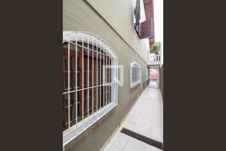 Casa à venda com 139m², 4 quartos e 2 vagasCorredor Externo