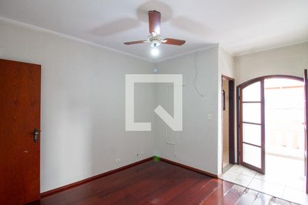 Casa à venda com 139m², 4 quartos e 2 vagasSuíte