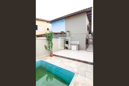 Casa à venda com 139m², 4 quartos e 2 vagasQuintal