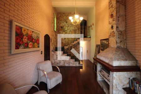 Sala de casa à venda com 3 quartos, 155m² em Jardim Sonia, São Paulo
