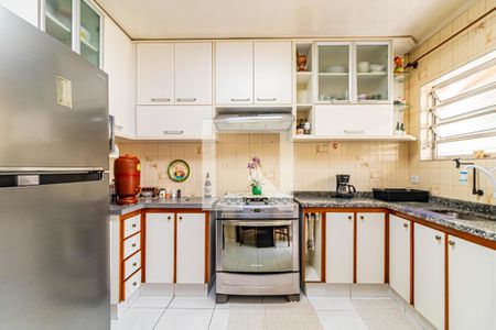 Casa à venda com 205m², 3 quartos e 2 vagas Casa à venda com 205m², 3 quartos e 2 vagasCozinha