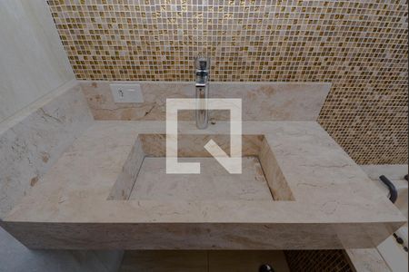 Casa à venda com 227m², 3 quartos e 5 vagasBanheiro da Suíte 1