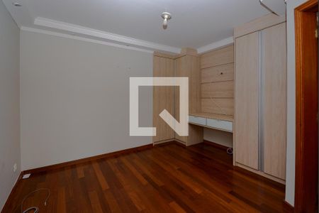 Casa à venda com 227m², 3 quartos e 5 vagasSuíte 2