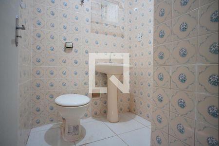 Banheiro Corredor de kitnet/studio para alugar com 1 quarto, 30m² em Passo da Areia, Porto Alegre