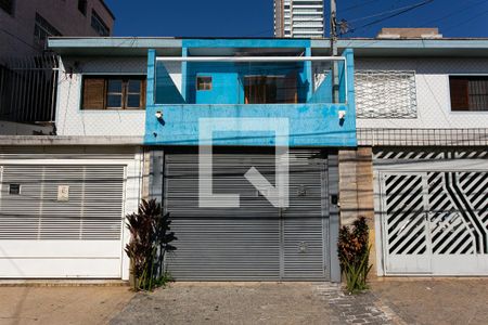 Casa à venda com 160m², 3 quartos e 1 vaga Casa à venda com 160m², 3 quartos e 1 vagaFachada