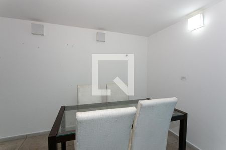 Casa à venda com 160m², 3 quartos e 1 vaga Casa à venda com 160m², 3 quartos e 1 vagaQuintal