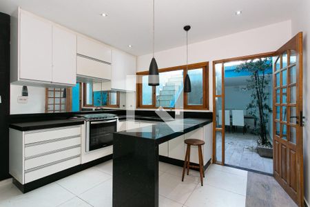 Casa à venda com 160m², 3 quartos e 1 vaga Casa à venda com 160m², 3 quartos e 1 vagaCozinha